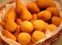 Mini coxinha com catupiry